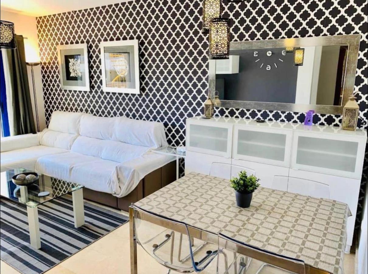 Ferienwohnung Luxurious Aparment Benalmadena Málaga Exterior foto